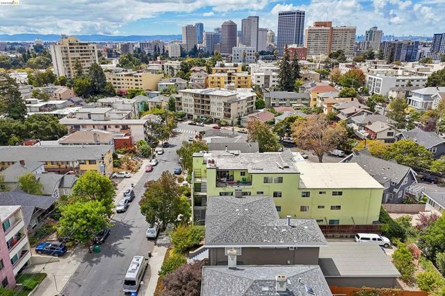 321 Warwick Ave 303, Oakland, CA 94610