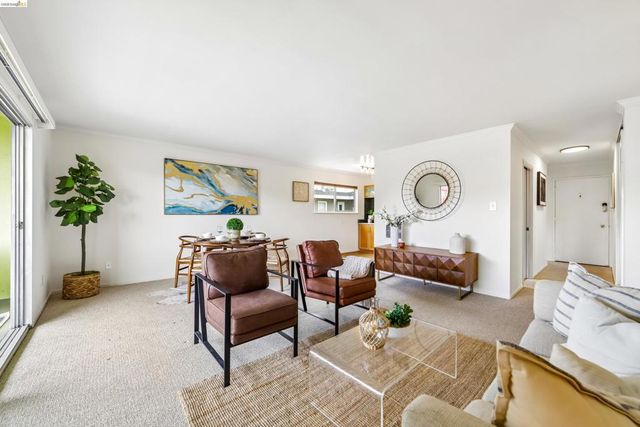 321 Warwick Ave 303, Oakland, CA 94610