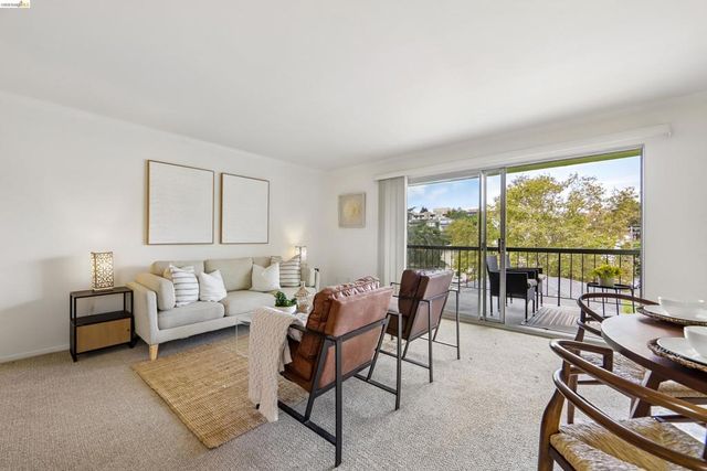 321 Warwick Ave 303, Oakland, CA 94610