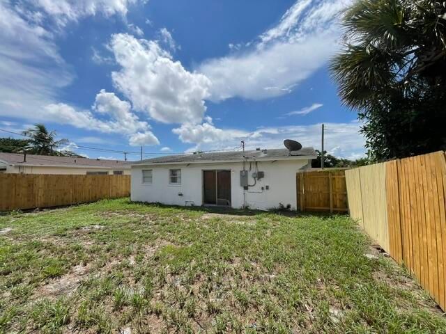 1104 W 24TH Street, Riviera Beach, FL 33404