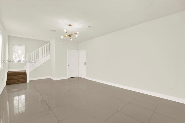 4971 NW 84th Ave, Doral, FL 33166