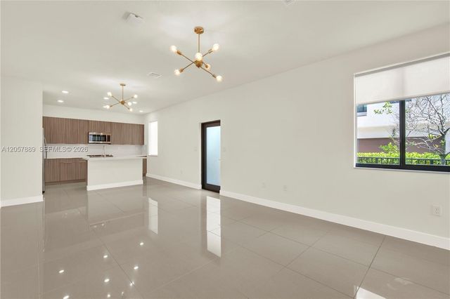 4971 NW 84th Ave, Doral, FL 33166