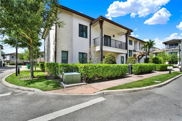 4971 NW 84th Ave, Doral, FL 33166