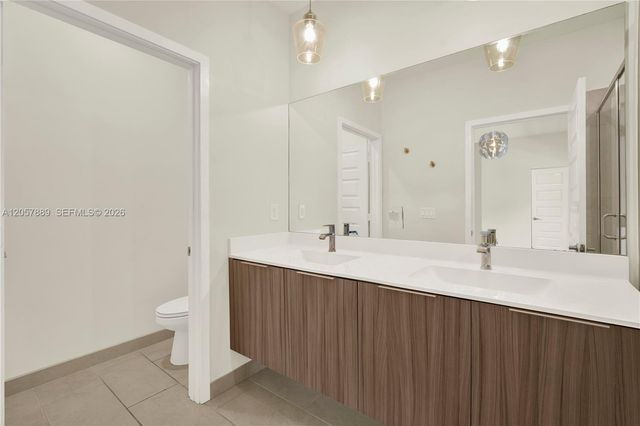4971 NW 84th Ave, Doral, FL 33166