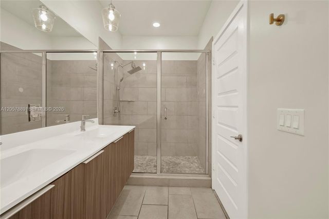 4971 NW 84th Ave, Doral, FL 33166