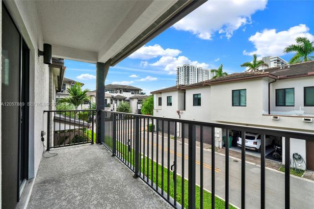 4971 NW 84th Ave, Doral, FL 33166