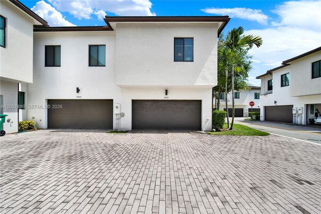4971 NW 84th Ave, Doral, FL 33166
