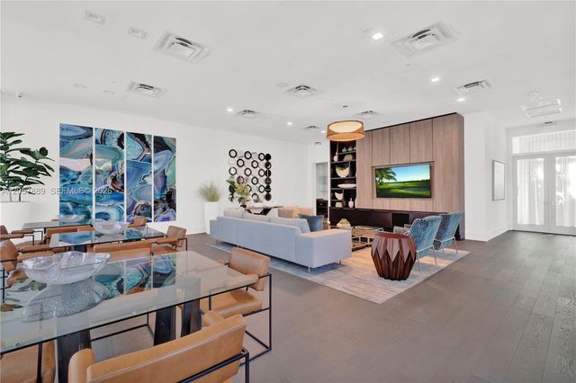 4971 NW 84th Ave, Doral, FL 33166