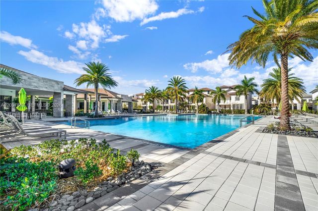 4971 NW 84th Ave, Doral, FL 33166