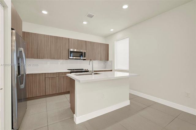 4971 NW 84th Ave, Doral, FL 33166