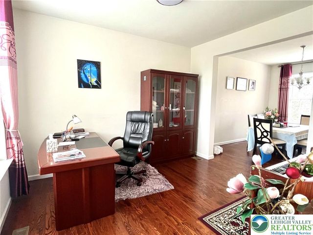 4424 Beech Drive, Lower Nazareth Twp, PA 18064