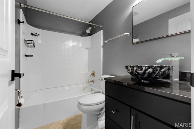 351 Oak Stand Court, Chesterfield, MO 63005