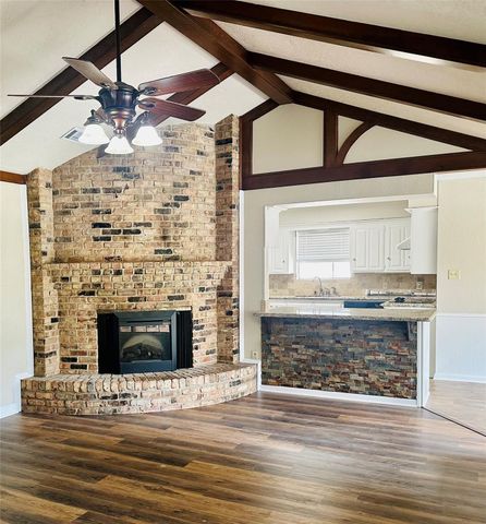 103 Wroxton Drive, Conroe, TX 77304