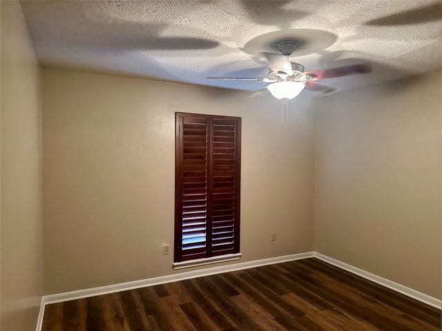 103 Wroxton Drive, Conroe, TX 77304