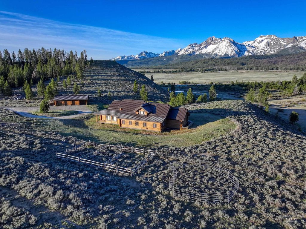 1000 Nip N Tuck Rd, Stanley, ID 83278