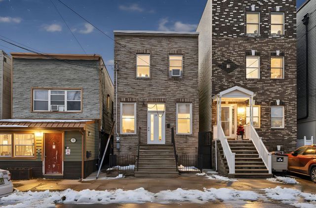 15 WALES AVE, Jc, Journal Square, NJ 07306