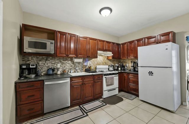 15 WALES AVE, Jc, Journal Square, NJ 07306