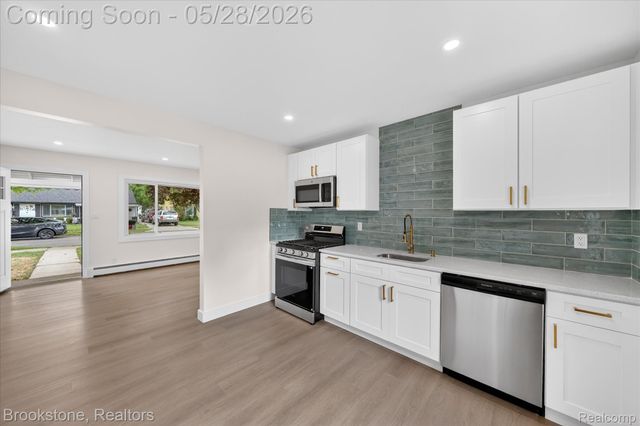 26304 Barnes Street, Roseville, MI 48066