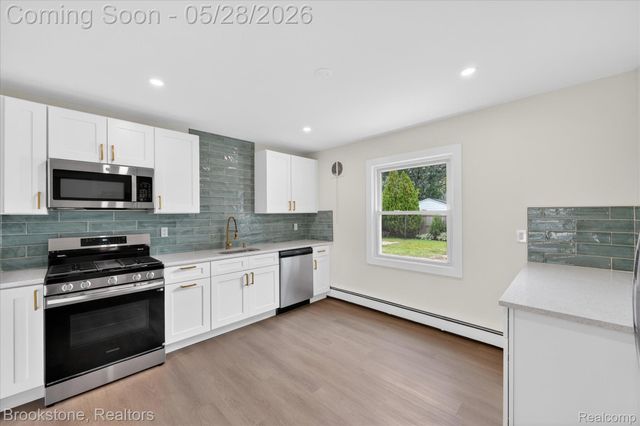 26304 Barnes Street, Roseville, MI 48066