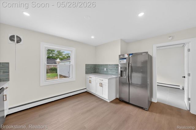 26304 Barnes Street, Roseville, MI 48066