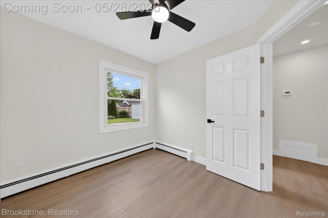 26304 Barnes Street, Roseville, MI 48066