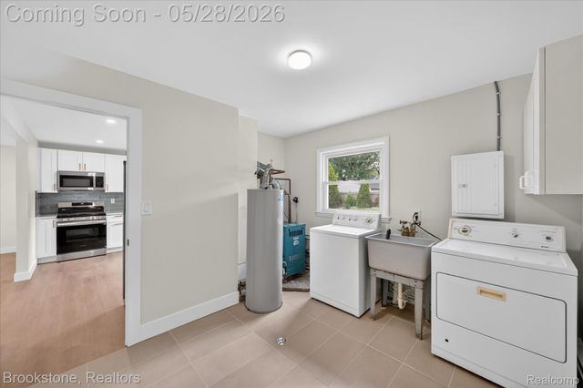 26304 Barnes Street, Roseville, MI 48066