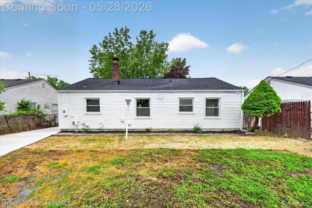 26304 Barnes Street, Roseville, MI 48066