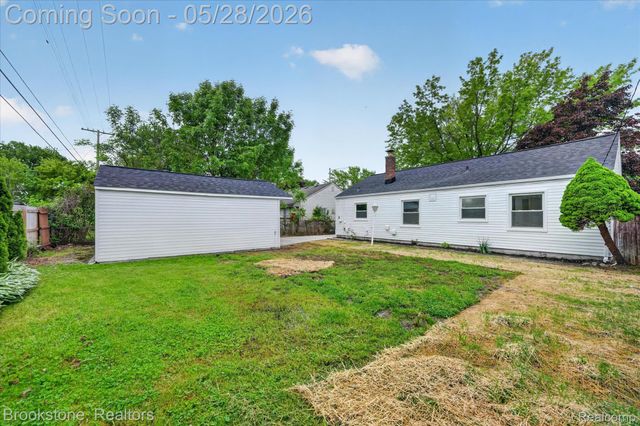 26304 Barnes Street, Roseville, MI 48066