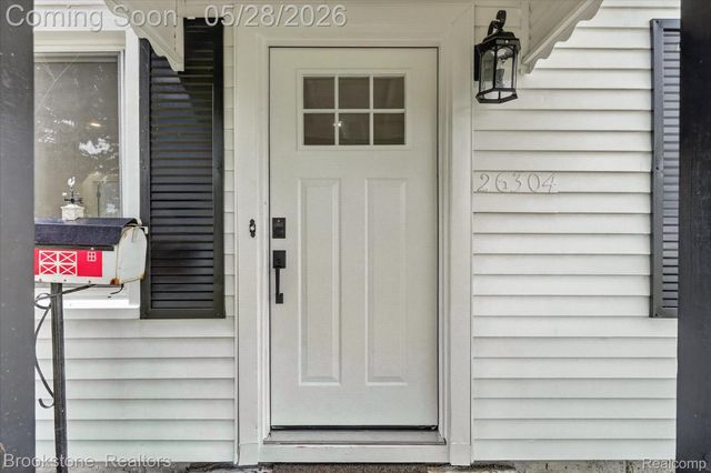 26304 Barnes Street, Roseville, MI 48066