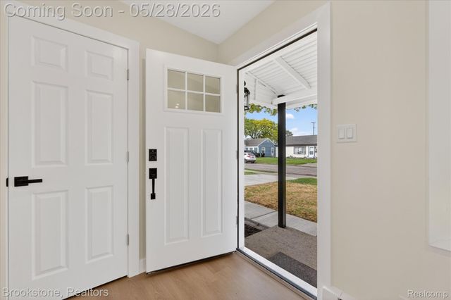 26304 Barnes Street, Roseville, MI 48066