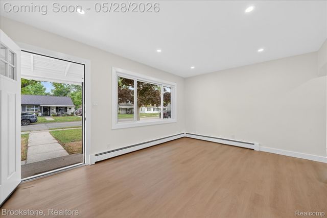 26304 Barnes Street, Roseville, MI 48066