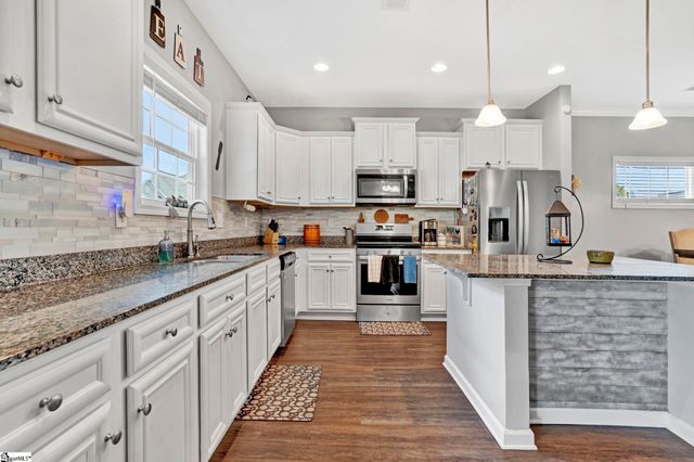 817 Camberwell Road, Simpsonville, SC 29680