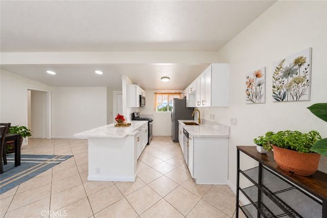 11961 Sandy, Anaheim, CA 92804