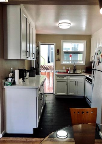 986 Kains Ave, Albany, CA 94705