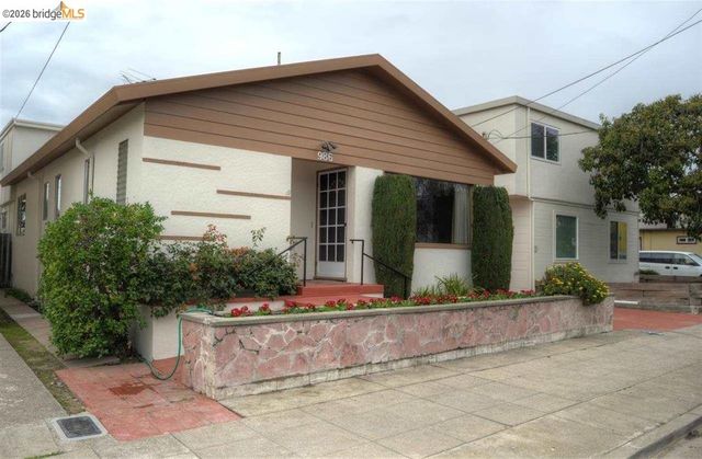 986 Kains Ave, Albany, CA 94705
