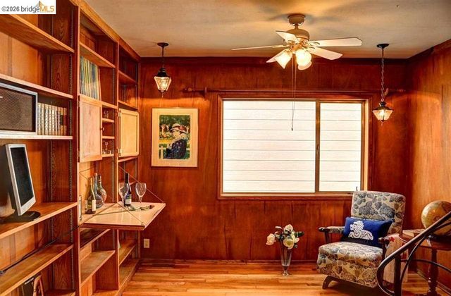 986 Kains Ave, Albany, CA 94705