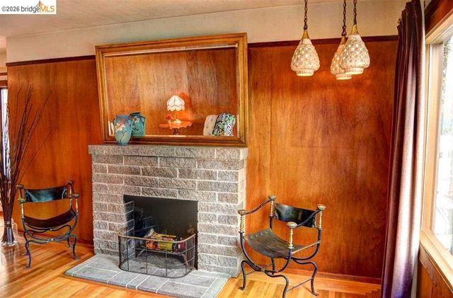986 Kains Ave, Albany, CA 94705