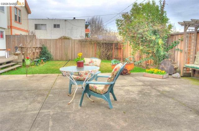 986 Kains Ave, Albany, CA 94705