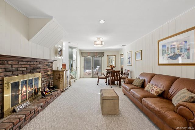 2105 Holland Way, Merrick, NY 11566