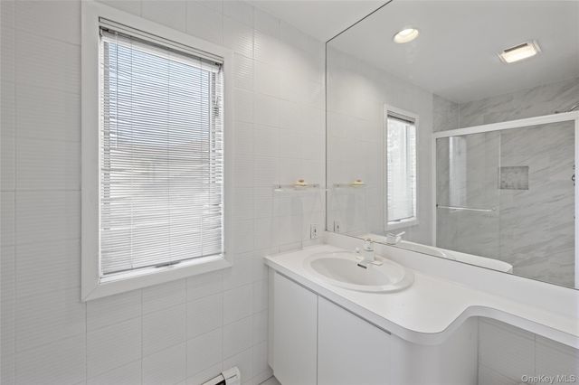 2105 Holland Way, Merrick, NY 11566