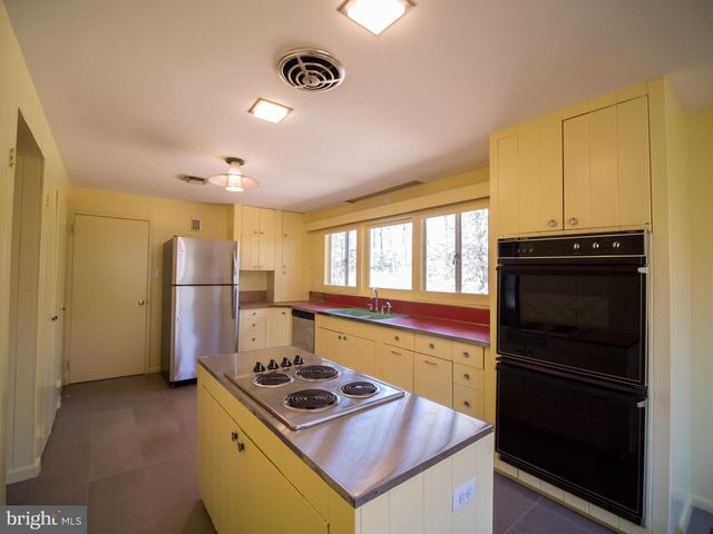 4313 WOODLARK DR, Annandale, VA 22003