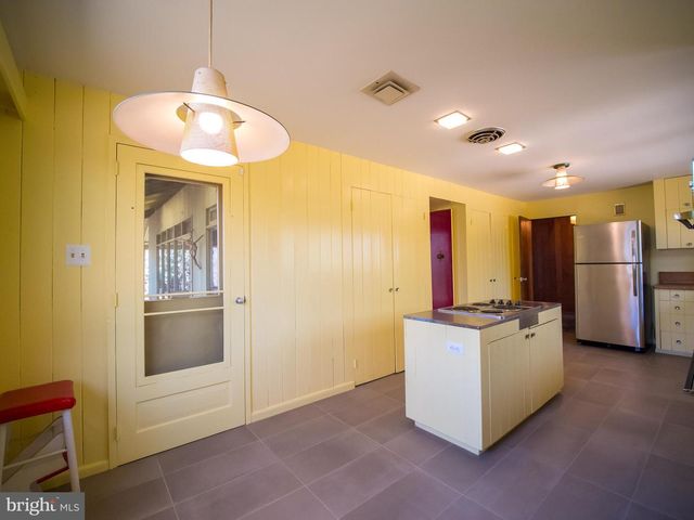 4313 WOODLARK DR, Annandale, VA 22003