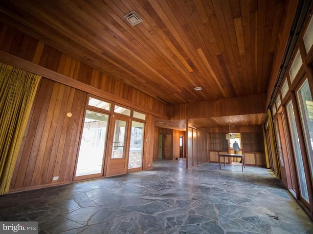 4313 WOODLARK DR, Annandale, VA 22003