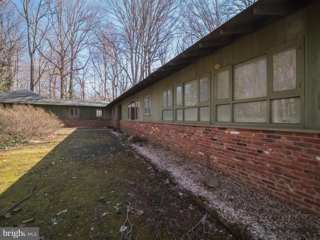4313 WOODLARK DR, Annandale, VA 22003