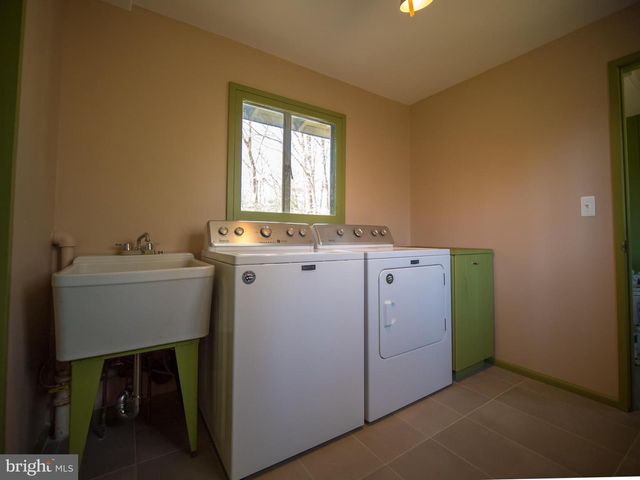 4313 WOODLARK DR, Annandale, VA 22003