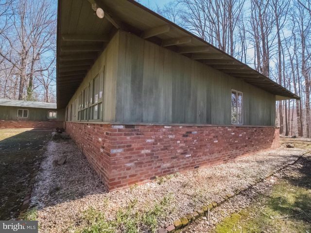 4313 WOODLARK DR, Annandale, VA 22003