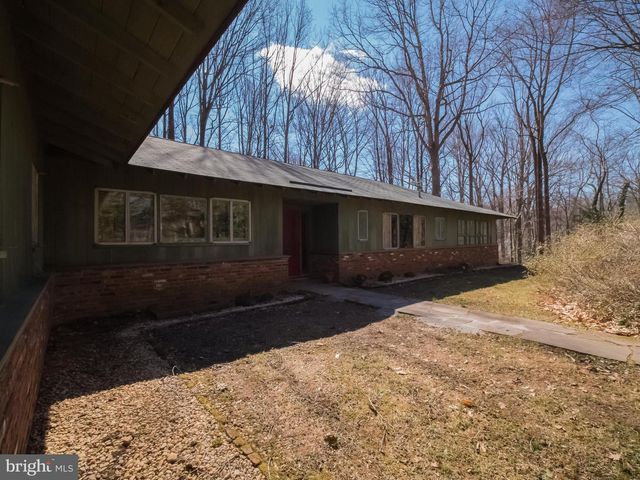 4313 WOODLARK DR, Annandale, VA 22003
