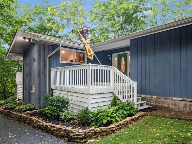 6107 Riverside Drive, Powell, OH 43065