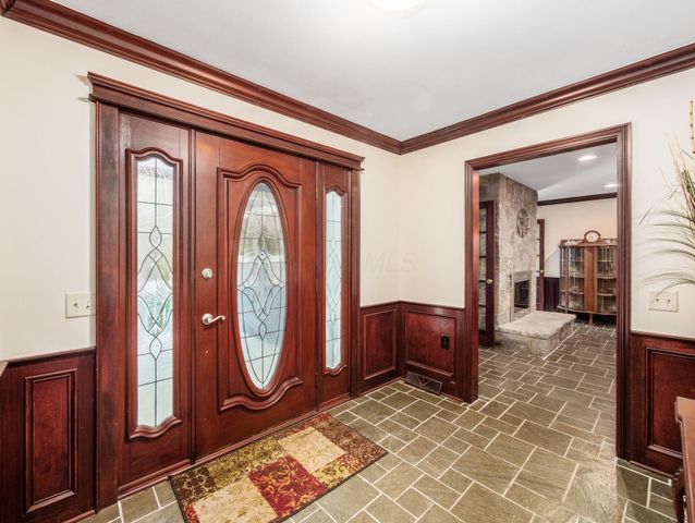6107 Riverside Drive, Powell, OH 43065