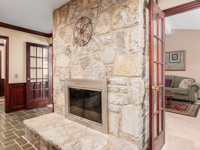 6107 Riverside Drive, Powell, OH 43065